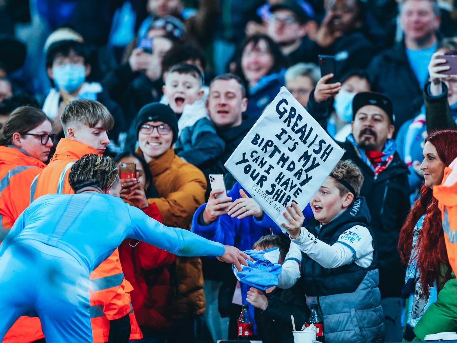 隊付出的尊 隊付出的尊